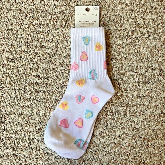 NWT American Eagle '90s Crew Socks One Size Valentines Day Hearts Love Gift AE - Picture 1 of 4